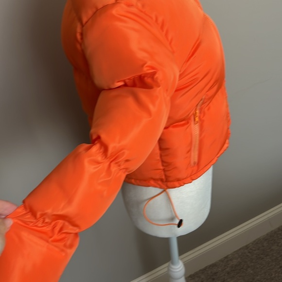 🧡🧡Crop Puffer Jacket🧡🧡 - Picture 4 of 8